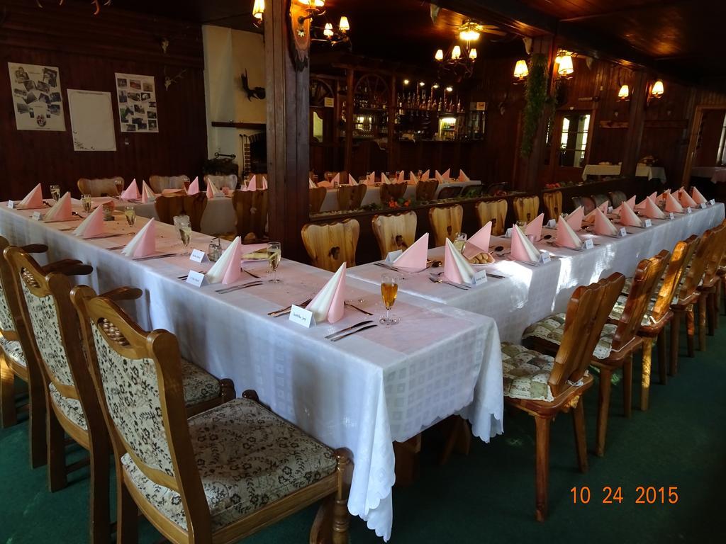 Lovecky Hotel Jivak Лоучень Екстер'єр фото